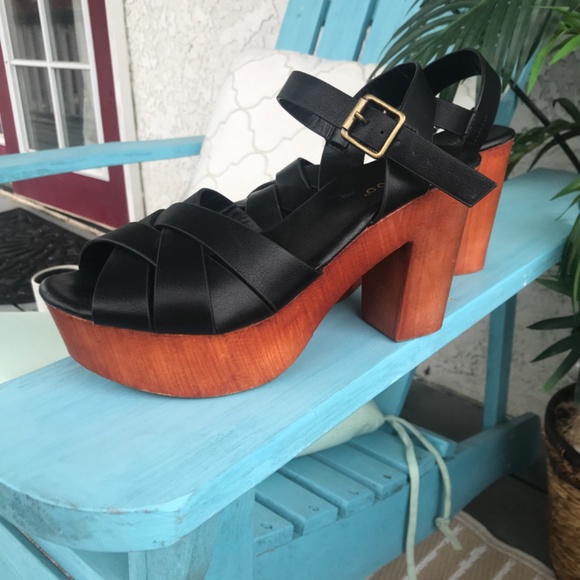 Black wooden clog heels - Picture 2 of 4